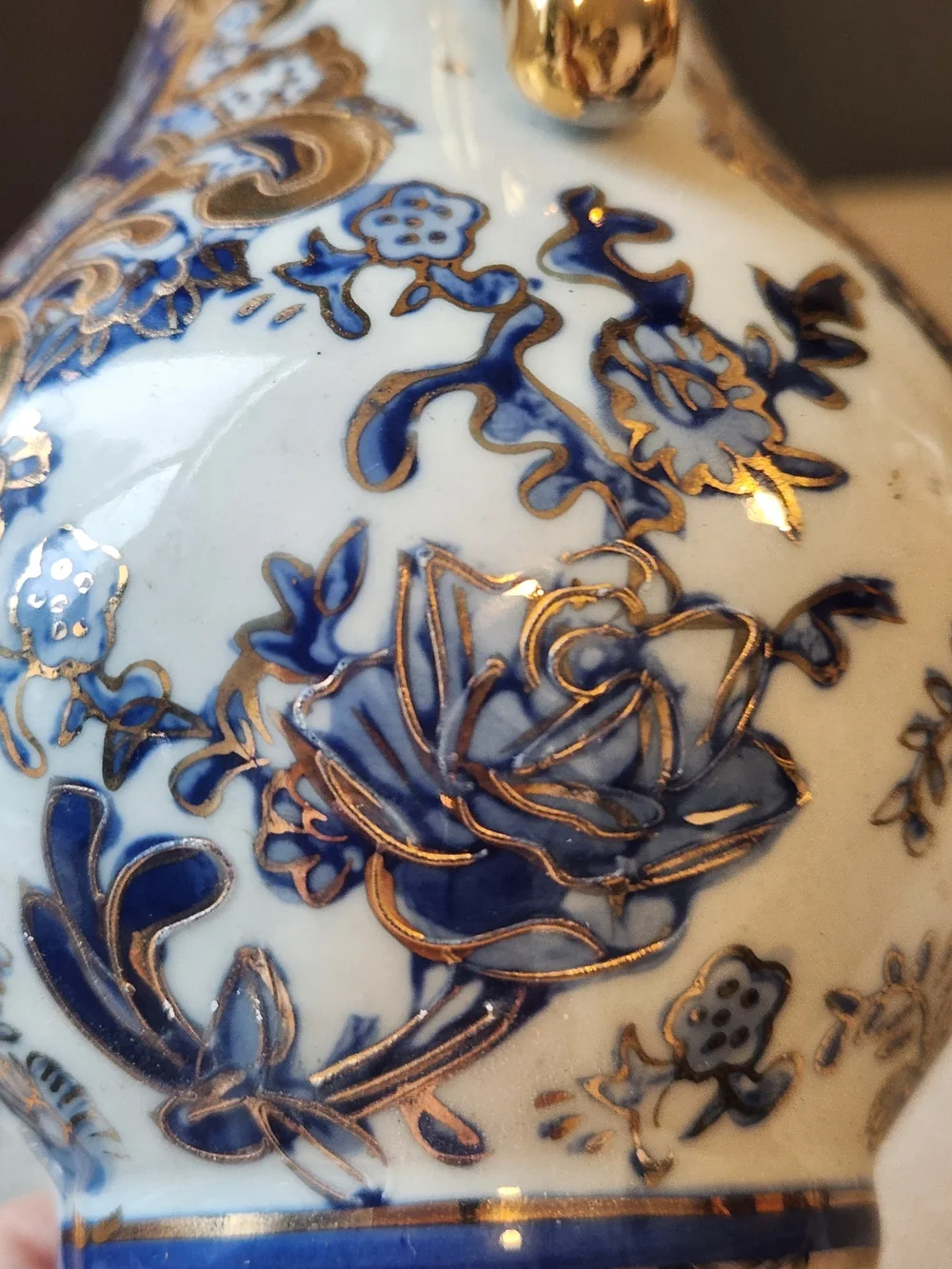 Vintage Handpainted White Blue and Gold Decorative Double-Handled Porcelain Vase - Picture 5 of 11
